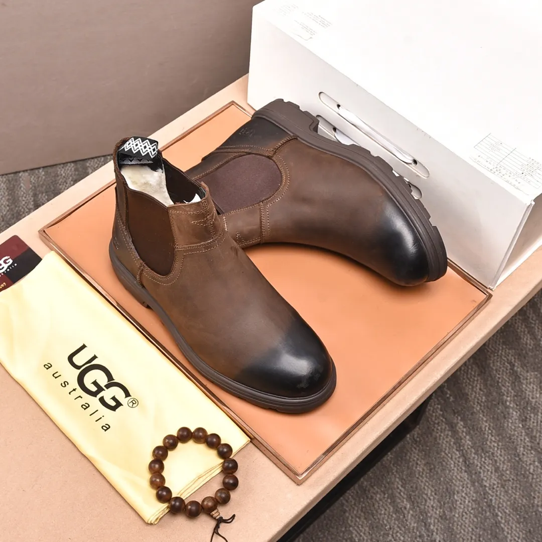 Men's shoes 💰640 (full genuine wool lining, 10% off for fake ones) Please pay attention to the quality of the original item and compare the thickness of the wool 🏮🏮 Popular UGG men's shoes from Australia's warm luxury brand, the official website is synchronized, Beckham men's style..., made of imported first-layer waxed cowhide, waxed toe cap, Australian real wool velvet lining Carefully sewn...Imported rubber Martin boots outsole (comfortable, soft and wear-resistant). I really like the quality..Exquisite workmanship. You can't put it down at first sight. Size 39-44